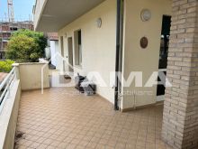 Cervia, affittasi appartamento stagione estiva con giardino e doppio terrazzo 0108