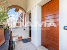 Appartamento con vista panoramica_terrazzo di ingresso