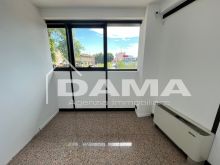 Palazzina con uffici commerciali su tre piani con parcheggio privato 13