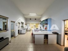 Laboratorio Artigianale con Magazzino e Area Uffici 04