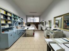Laboratorio Artigianale con Magazzino e Area Uffici 13