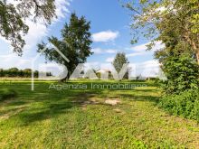 Casa Indipendente con Ampio Parco Privato _ esterno 04