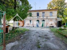 Casa Indipendente con Ampio Parco Privato _ esterno 08