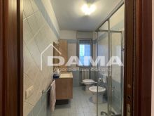 Elegante Attico con Terrazzo e Garage in Zona Piscina a Forlì_bagno p13