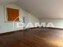 PORZIONE DI BIFAMILIARE CON FINITURE DI PREGIO_mansarda3