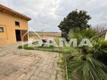 Casa indipendente con giaridno_esterno3