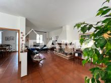 Casale con Due Unità e Vista Panoramica sulle Colline01