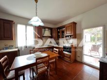 Casale con Due Unità e Vista Panoramica sulle Colline11