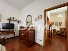 Casale con Due Unità e Vista Panoramica sulle Colline34