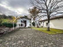 Casale con Due Unità e Vista Panoramica sulle Colline45