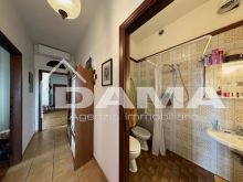 Luminoso appartamento con terrazzo e garage in zona Cerchia_bagno 1