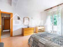 CAVA-Appartamento con 2 camere e cantina in zona servita010115