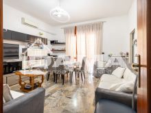 APPARTAMENTO CON 2 CAMERE DA LETTO IN ZONA CENTRALE_soggiorno1