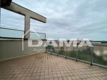 AMPIO ATTICO PANORAMICO CON POSTO AUTO_terrazzo1