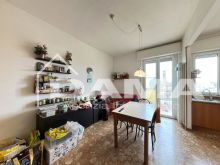 AMPIO ATTICO PANORAMICO CON POSTO AUTO_cucina1