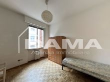 Ampio appartamento in contesto signorile con terrazzo e garage doppio_letto 21