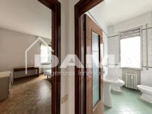 Ampio appartamento in contesto signorile con terrazzo e garage doppio_bagno 21