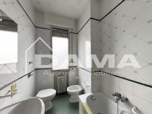 Ampio appartamento in contesto signorile con terrazzo e garage doppio_bagno 23