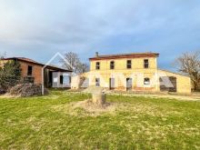 Affascinante Casale Romagnolo da Ristrutturare nelle Campagne di Forli02