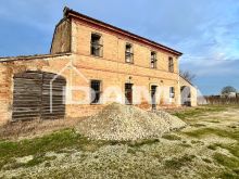 Affascinante Casale Romagnolo da Ristrutturare nelle Campagne di Forli03
