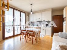 Grazioso appartamento con ampio terrazzo abitabile 07