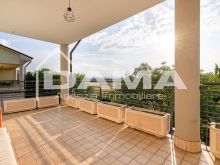 Grazioso appartamento con ampio terrazzo abitabile 21