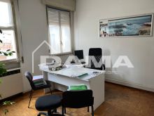 Ufficio di grandi dimensioni con terrazzo di 45mq _ centro storico _ Piazza Saffi 08