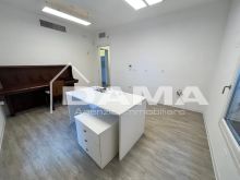 LOCALE USO UFFICIO - AMBULATORIO - STUDIO MEDICO – INGRESSO INDIPENDENTE 09