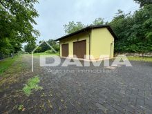 Porzione di bifamiliare a piano terra con ampio parco­_giardino06