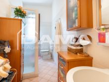 Appartamento Terra-Cielo in Centro con Cantina e Mansarda, in Contesto di Sole 4 Unità_bagno pt1