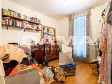 Appartamento Terra-Cielo in Centro con Cantina e Mansarda, in Contesto di Sole 4 Unità_letto 12