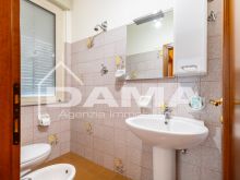 PISCINA-Appartamento subito disponibile con 3 camere e posto auto35