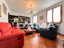 Villa Indipendente su Strada Chiusa al Traffico con Corte Privata e Doppio Accesso Carrabile01
