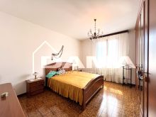 Villa Indipendente su Strada Chiusa al Traffico con Corte Privata e Doppio Accesso Carrabile22