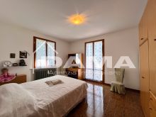 Villa Indipendente su Strada Chiusa al Traffico con Corte Privata e Doppio Accesso Carrabile29