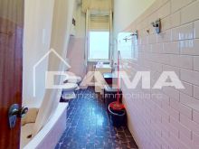 Trilocale in Zona Centrale al Terzo Piano con Ascensore_bagno2