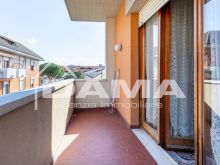 Musicisti - Trilocale con Balconi Separati al Terzo e Ultimo Piano 0122