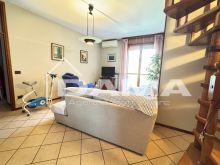 zona Bussecchio Ampio appartamento con mansarda e garage doppio 01