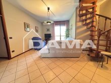 zona Bussecchio Ampio appartamento con mansarda e garage doppio 06