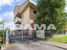 Grazioso trilocale con terrazzi e posto auto a Carpinello 02