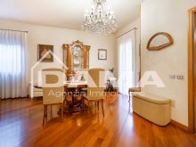 CORIANO_Villino semi indipendente con giardino privato in contesto residenziale e signorile08