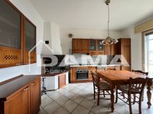 Ca'Ossi - Casa Indipendente con Due Appartamenti in Zona di Pregio 0121