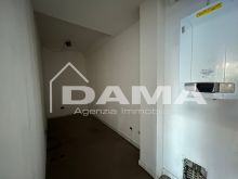 Ufficio _ negozio _ con vetrine in zona di alta visibilità e parcheggio 11