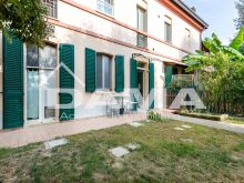 ADIACENZE VIA GORIZIA _ Appartamento con ingresso indipendente, giardino privato e garage 08