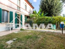 ADIACENZE VIA GORIZIA _ Appartamento con ingresso indipendente, giardino privato e garage 09