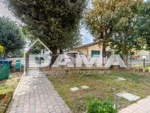 ADIACENZE VIA GORIZIA _ Appartamento con ingresso indipendente, giardino privato e garage 10