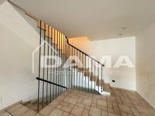 Elegante casa indipendente con giardino privato e ampi spazi interni_SOGGIORNO2