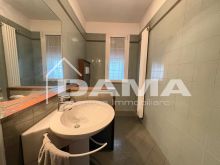 Elegante casa indipendente con giardino privato e ampi spazi interni_BAGNO P11