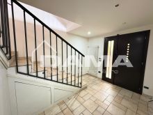 Elegante casa indipendente con giardino privato e ampi spazi interni_ING2