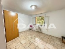 Elegante casa indipendente con giardino privato e ampi spazi interni_TAVERNA3